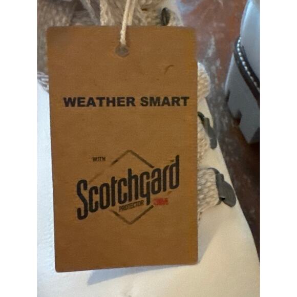 White Mountain Women's Glamorous Ankle White Boot with Cheetah Fur Size 9M US - Picture 9 of 11